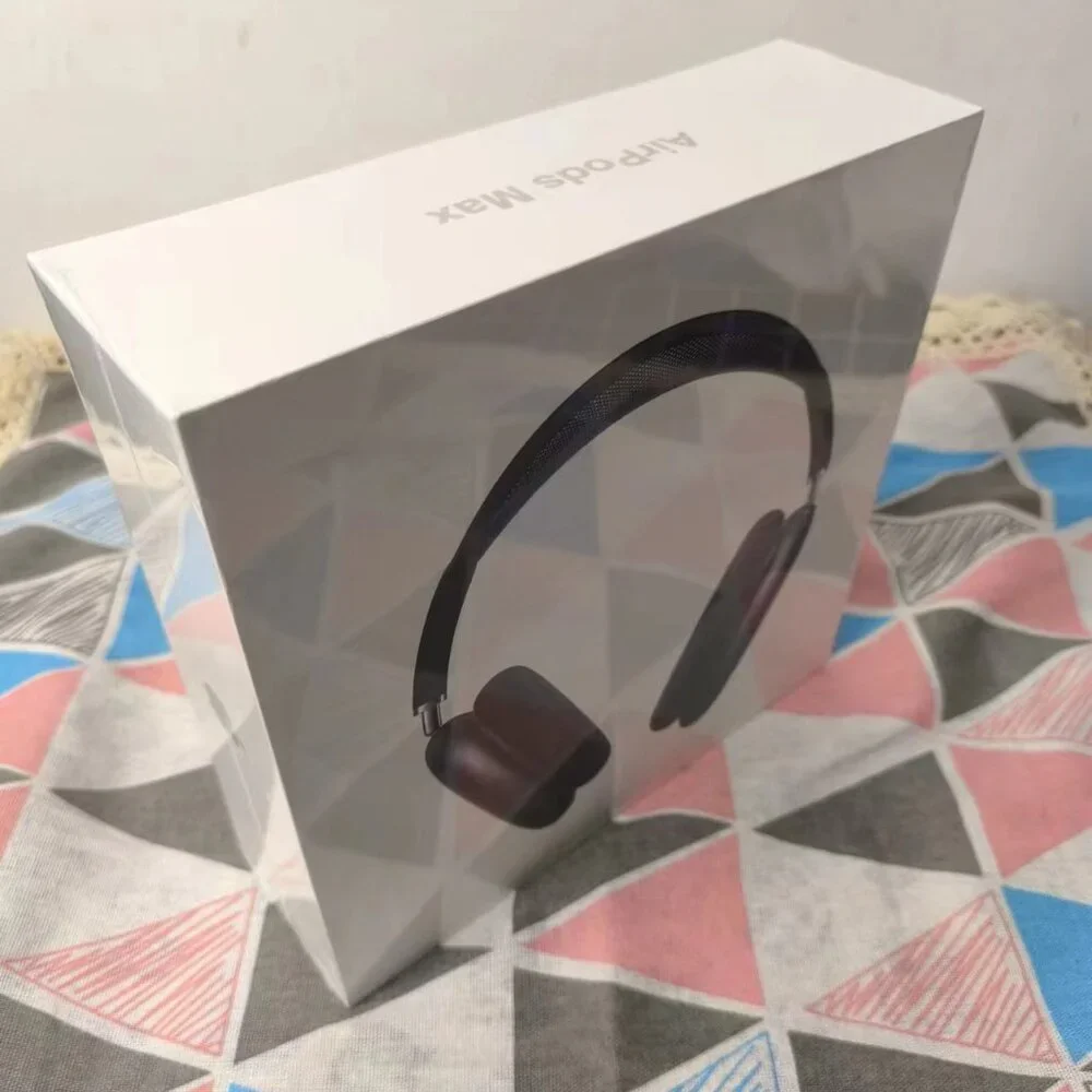 Apple AirPod Pro Max - Black with charger (original box) - Picture 2 of 4